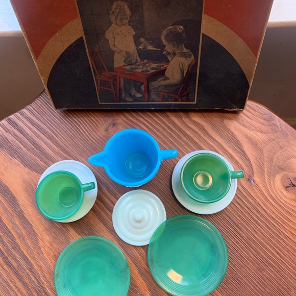 VINTAGE Jadeite Childrens Tea Set 1940s Box included from Akron Agate glass Co. - Picture 5 of 8